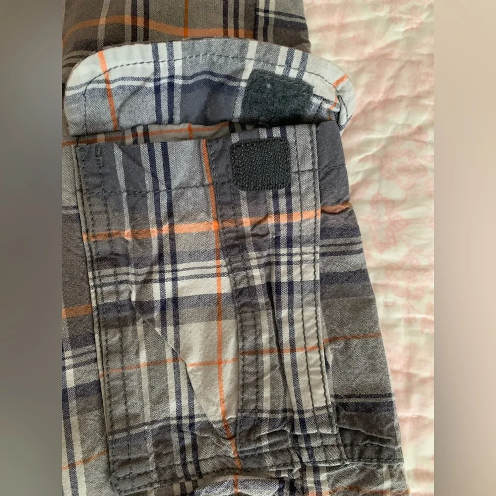 OshKosh B'Gosh Shorts Boy 7X Gray Blue Plaid Cargo Flat Front Pockets Adjustable